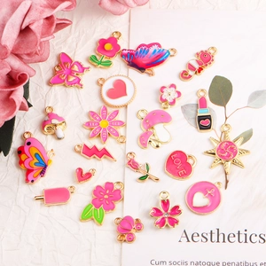 Flachbild von rosa Emaille Schmetterling und Blumen Anhänger für DIY Schmuckherstellung