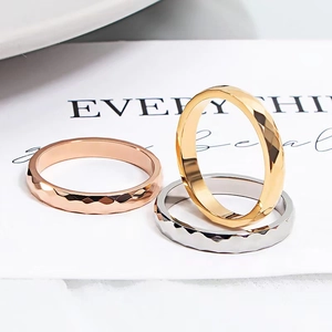 Bagues 3mm en acier titane avec taille diamant en or rose, or et argent