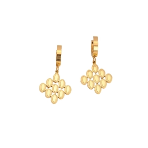 Vintage gouden geometrische ovale cluster oorbellen met gepolijste afwerking op wit