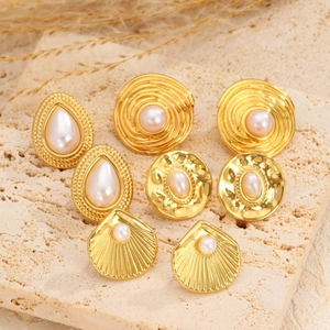 Orecchini a Bottone con Künstliche Perle in Acciaio Inossidabile 304 Vintage per Donna Placcati Oro 18K Forma a Conchiglia Tonda a Goccia Gioielli Festa