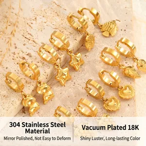 Kollektion von 18K vergoldeten Edelstahl Creolen mit Stern und Herz Anhängern