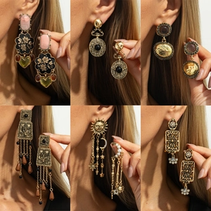 Orecchini Pendenti Vintage Francese Piatto Fiore Cavo Barocco Nappa Cuore Sole Luna Stella Lega Perla Artificial Orecchini Per Donne Gioielli