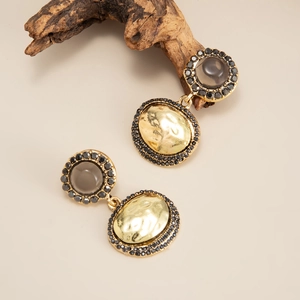 Orecchini pendenti vintage in oro con pietre grigie e dettagli in diamanti neri