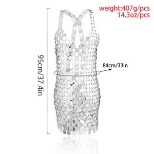 Spécifications de la chaîne de corps argentée montrant 95cm de long et 84cm de large