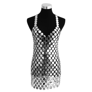 Robe sexy évidée en paillettes argentées avec décolleté plongeant et dos nu