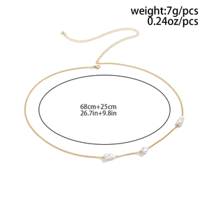 Dettaglio catena corpo dorata con perle, lunghezza 68+25 cm e peso di 7 g cadauna
