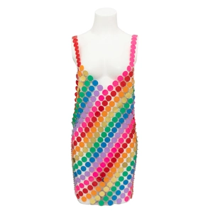 Vestido de cadena corporal con lentejuelas arcoíris y discos metálicos para fiesta