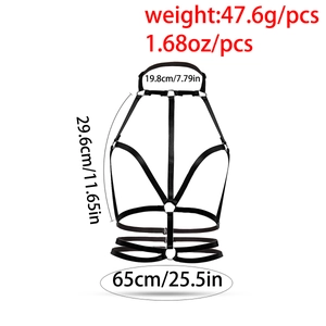 Détail du harnais de corps élastique noir avec anneaux métalliques et sangles multicouches