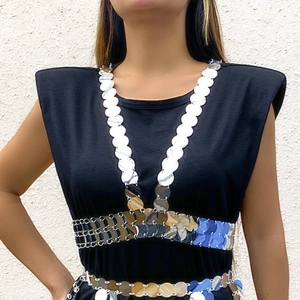 Sexy zilveren pailletten lichaamsketting met franjes voor party wear op zwarte top