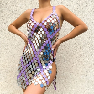 Sexy vestito con catena per il corpo in paillettes multicolore con motivo a rombi misti