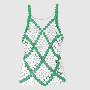 Dettaglio di paillettes metalliche fatte a mano verdi e argento su un vestito a V