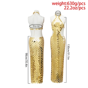 Detailweergave van de gouden pailletten body chain set met voor- en achteraanzicht pop