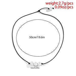 Λεπτομερής όψη κολιέ με πέρλες, μήκος 50cm και διάμετρος πέρλας 1cm για κομψή εμφάνιση