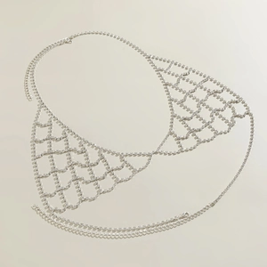 Chaîne de corps bikini argentée avec strass étincelants pour la plage et les fêtes