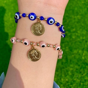 Bracelets de perles colorées mauvais œil avec pendentifs portrait de pièces vintage