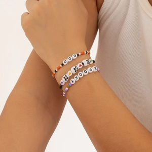 Driedelige Halloween kralenarmbandenset met BOO en SPOOKY bedeltjes voor dames