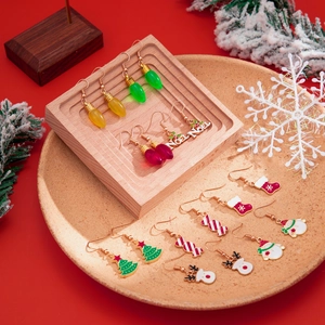 Boucles d'oreilles de Noël en alliage émail bonhomme de neige sapin renne sucre d'orge ampoule Noel boucles d'oreilles bijoux festifs