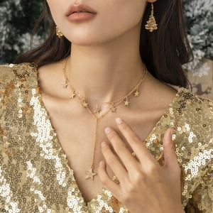 Gouden dubbele sterrenketting en kerstboom oorbellen set met kleurrijke strassteentjes