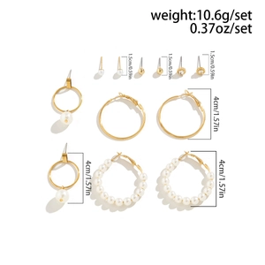 Detail view of gold hoop earring set with size dimensions and weight specifications
