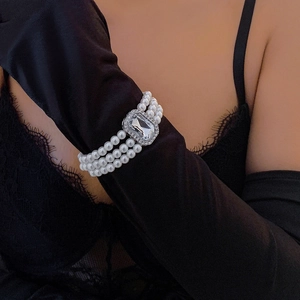 Bracelet élégant à plusieurs rangs de perles avec cristal rectangle et strass