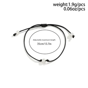 Detalle del collar de perlas con cordón de cera ajustable, peso 1.9g y longitud de 35cm