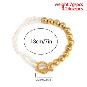 Détail d'un bracelet en perles et billes dorées avec longueur 18cm et poids 7g spécifiés