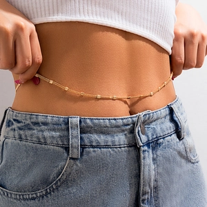 Dreilagige goldene Körperkette mit strukturierten Perlen für Damen an der Taille