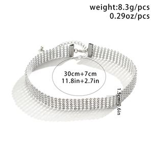Detailansicht des 1,5 cm breiten silbernen Strass-Chokers mit Längenangaben