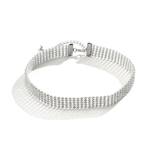 Auffälliger breiter Choker in Silber mit fünf Reihen funkelnder Strasssteine und Karabinerverschluss