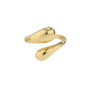 Detail eines polierten goldenen offenen Rings mit glänzendem Fluid-Tropfen-Design