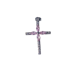 Ciondolo a croce in argento lucido con pietre marquise rosa e zirconi micro-pavé