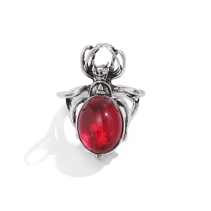 Gotischer Spinnenring aus Silber mit großem rotem Edelstein und Vintage-Metall-Finish