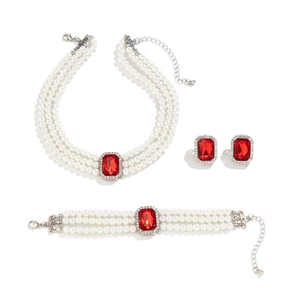 Parure de bijoux en perles 3 pièces avec pierres rouges taille émeraude et accents argentés