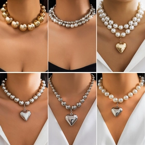 Exaggerated Chunky Round Bead Necklace For Women Punk CCB Gold Silver Plated Heart Pendant Layered Faux Artificial Pearl Clavicle Chain Jewelry