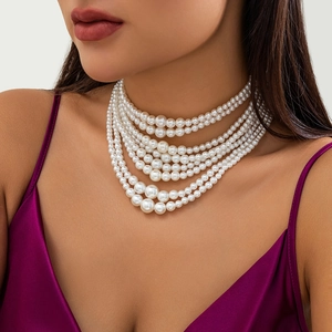 Elegante meerlaagse barokke parelketting met witte kralen in Franse vintage stijl