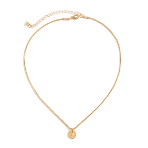 Detailed view of golden initial I pendant necklace with lobster clasp and chain links
