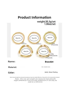 Détail d'un ensemble de cinq bracelets dorés avec perles et spécifications de taille