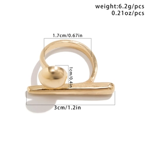 Detailed size chart of a golden butterfly ring showing dimensions and 6.2g weight