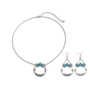 Böhmisches Schmuckset aus silberner Halskette und Ohrringen mit Türkissteinen und Dekor