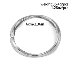 Poliertes silbernes Teardrop-Armband mit Scharnierstruktur und Größenangaben