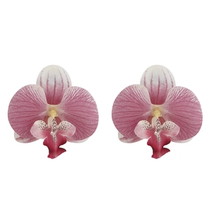 Detailansicht von zwei Orchideen-Anhängern mit realistischer Textur in Rosa-Farbverlauf