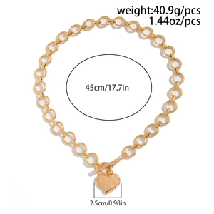 Maattabel met 45cm kettinglengte en 40,9g gewicht voor de hartvormige ketting