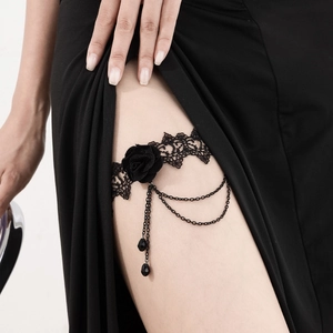 Jarretière sexy en dentelle noire avec rose 3D et chaînes métalliques style gothique