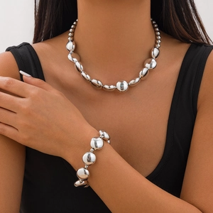 Ensemble collier et bracelet punk à perles géométriques CCB avec finition métal liquide