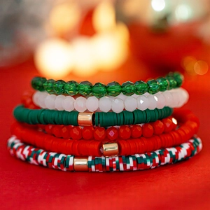 Coffret de bracelets de Noël avec perles heishi en pâte polymère et accents dorés