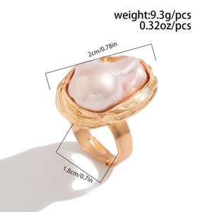 Bague ouverte baroque dorée avec perle irrégulière rose, pièce élégante de 9,3 g