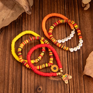 Detail von Erntedankfest Perlenarmband-Set mit HAPPY und THANKS Anhängern