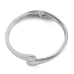 Detailed view of silver spring-hinged choker necklace with polished bypass ends