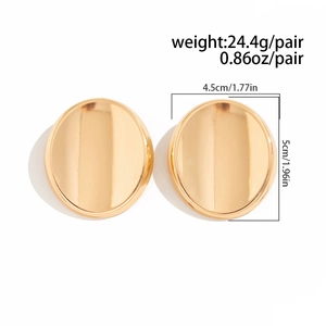 Detailed size chart of large gold oval stud earrings with dimensions and weight info