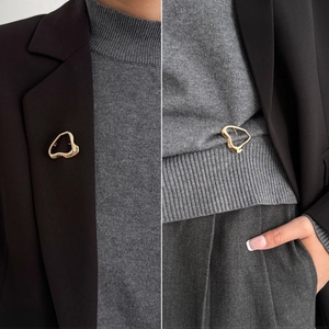 Liquid Lava Metal Irregular Heart Brooch Gold Plated Alloy Wrinkled Pin For Women Suit Cardigan Minimalist Jewelry Accessory